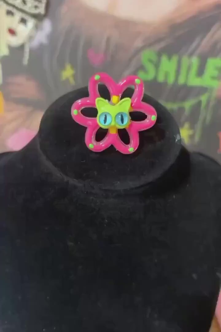 Handmade Y2K Flower Ring – Whimsical Cat Statement Jewelry